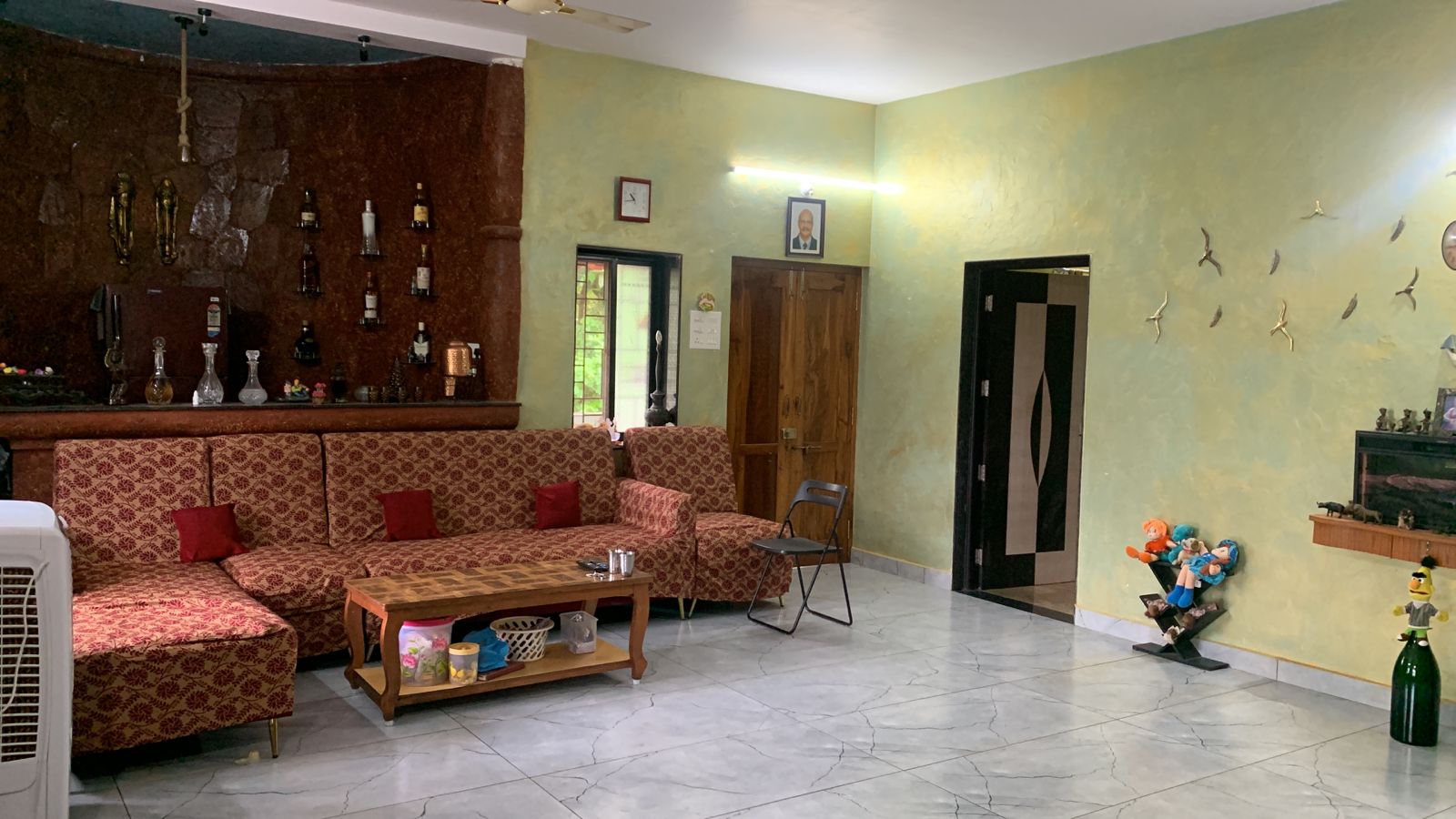Spacious 5 BHK Bungalow with Guest House, Near Thivim Station