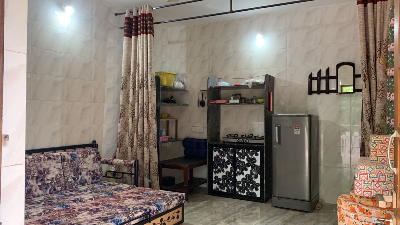 Spacious 5 BHK Bungalow with Guest House, Near Thivim Station