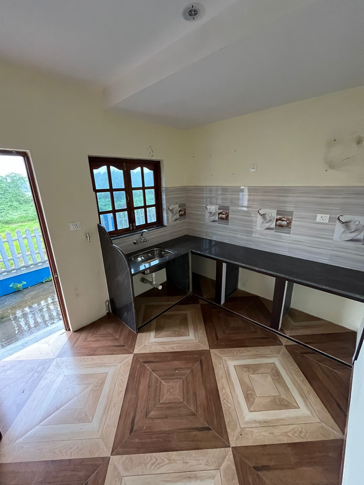 Spacious 4 Bedroom Bungalow in Mandopa, Navelim