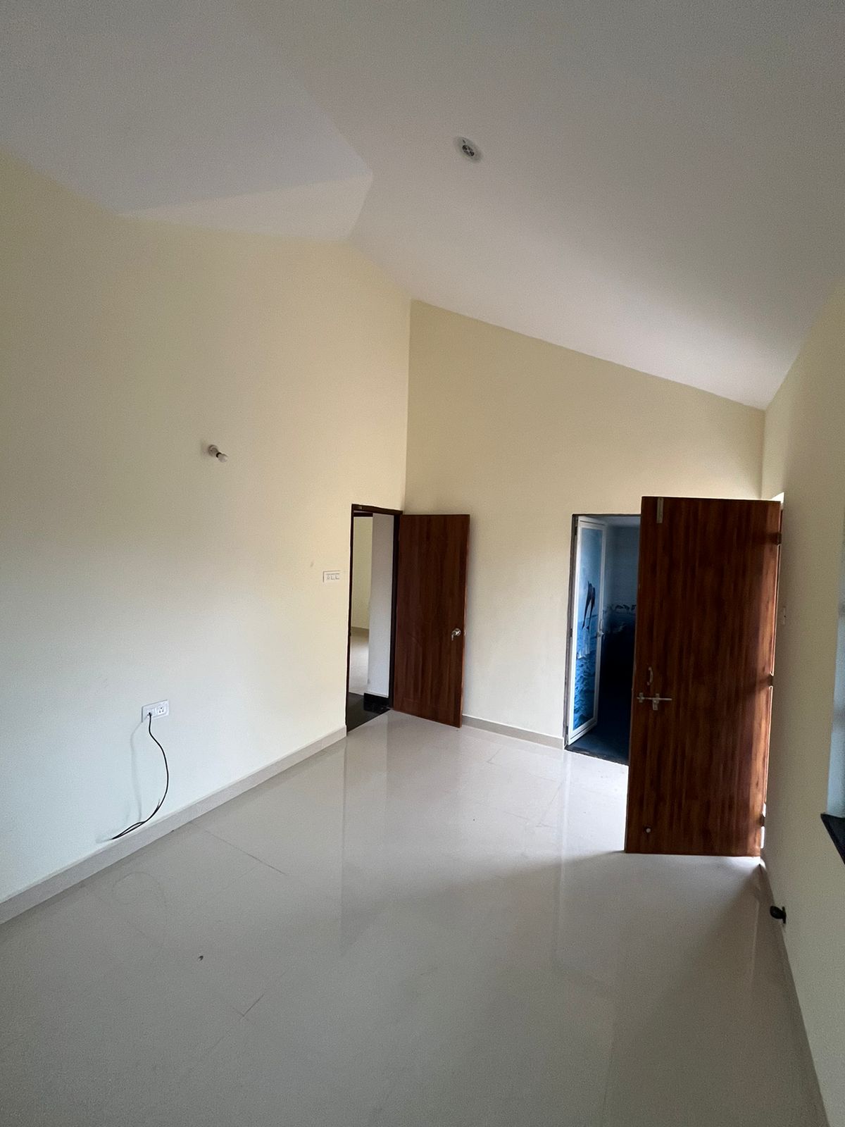 Spacious 4 Bedroom Bungalow in Mandopa, Navelim